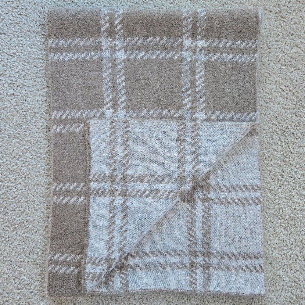 NWOT Everlane Patterned Alpaca Scarf in Wheat Taupe Tan - Picture 2 of 14